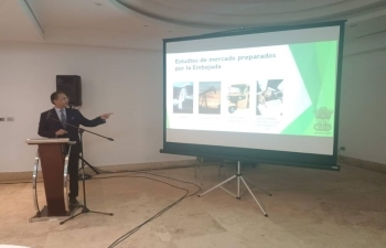 As part of AKAM, Embassy organized a commercial meet in Maracaibo to promote trade. Amb. Abhishek Singh made a presentation on bilateral trade potential and suggested areas of increasing exports from India which included pharmaceuticals and textile sectors